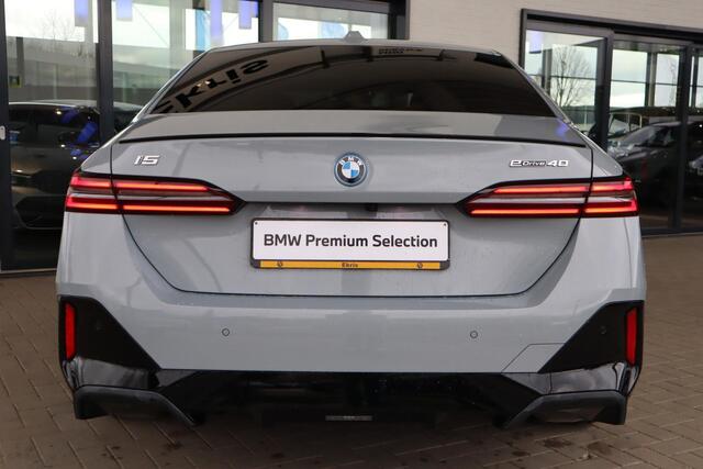 BMW i5 eDrive40 M Sportpakket Pro Travel Pack / Comfort Pack