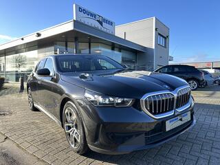 bmw-i5-edrive40-84-kwh-sport-line-d