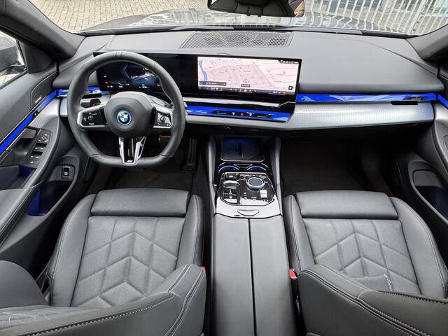 BMW i5 eDrive40 M sport 84 kWh Trekhaak | Driving Assistant Plus | Harman-Kardon | Stuur en Stoel verw.