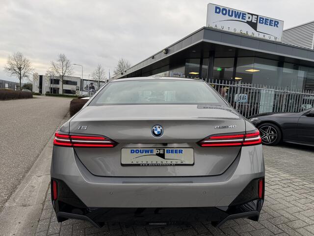 BMW i5 eDrive40 M sport 84 kWh Trekhaak | Driving Assistant Plus | Harman-Kardon | Stuur en Stoel verw.
