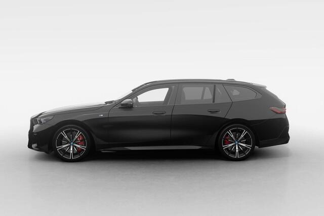 BMW i5 Touring eDrive40 M Sport Edition | M Sport Pro | Innovation Pack | Travel Pack | Comfort Pack
