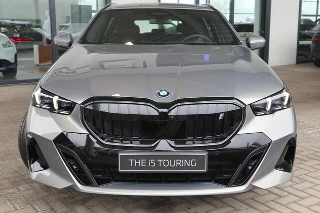 BMW i5 Touring eDrive40 M Sport Edition | M Sport package | M Sport package Pro