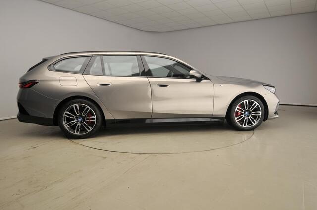 BMW i5 Touring eDrive40 M Sport Edition | M Sport package | M Sport package Pro