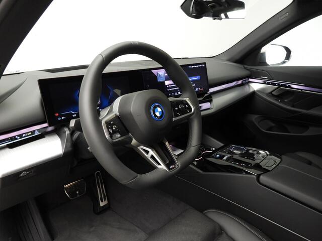 BMW i5 Touring eDrive40 M Sport Edition | M Sport package | M Sport package Pro