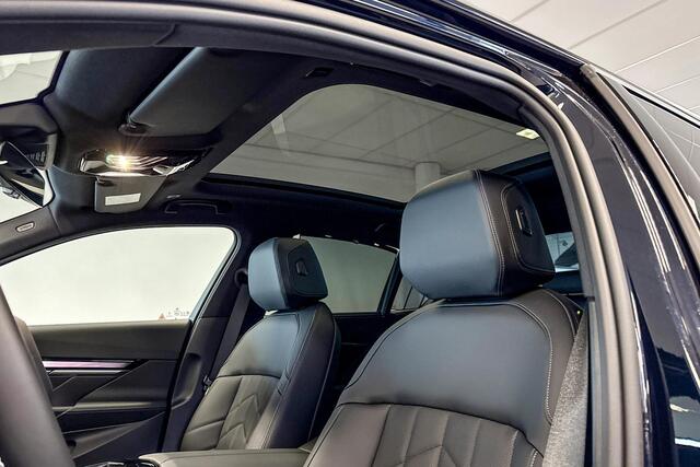BMW i5 eDrive40 84 kWh | M Sport | Glazen Panoramadak | Harman Kardon | Trekhaak |