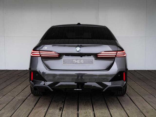 BMW i5 eDrive40 | M Sport Edition | M Sportpakket | Innovation Pack | Travel Pack