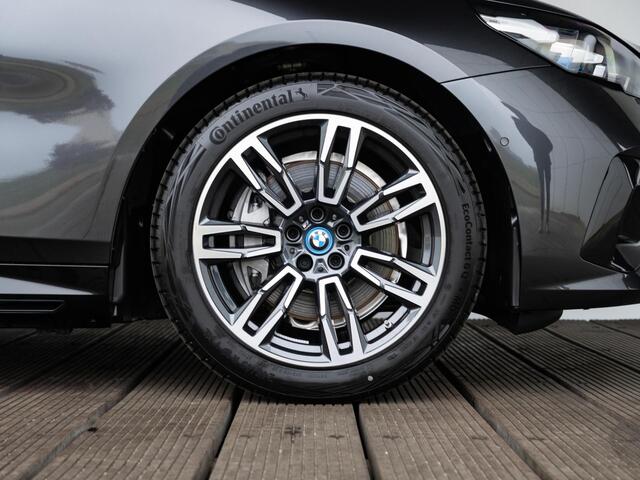 BMW i5 eDrive40 | M Sport Edition | M Sportpakket | Innovation Pack | Travel Pack