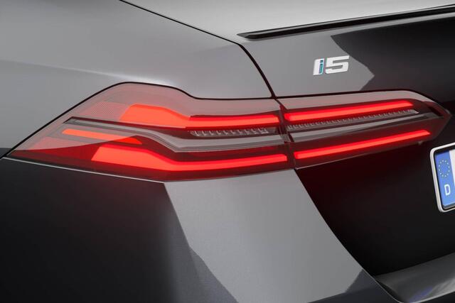 BMW i5 eDrive40 M Sport Edition M Sport Pro | Travel Pack | Comfort Pack