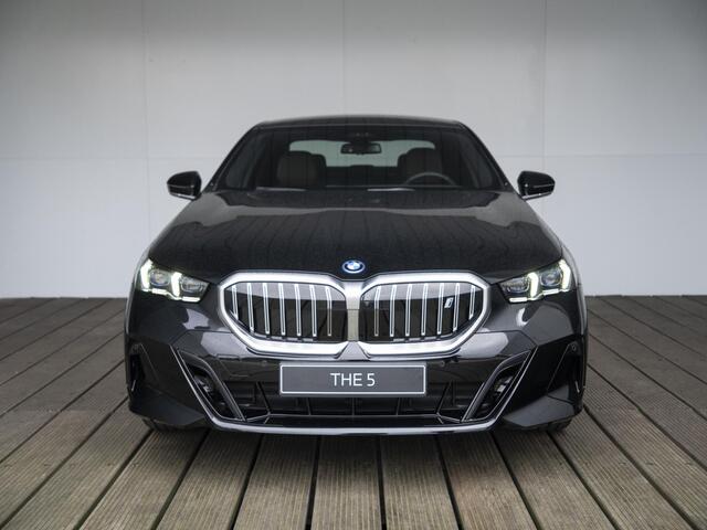 BMW i5 eDrive40 | M Sportpakket | Innovation Pack | Travel Pack | Comfort Pack - Hi Five