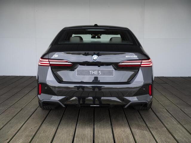 BMW i5 eDrive40 | M Sportpakket | Innovation Pack | Travel Pack | Comfort Pack - Hi Five