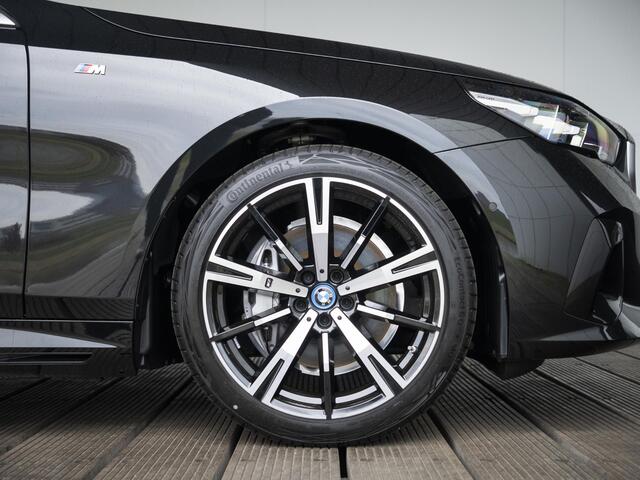 BMW i5 eDrive40 | M Sportpakket | Innovation Pack | Travel Pack | Comfort Pack - Hi Five