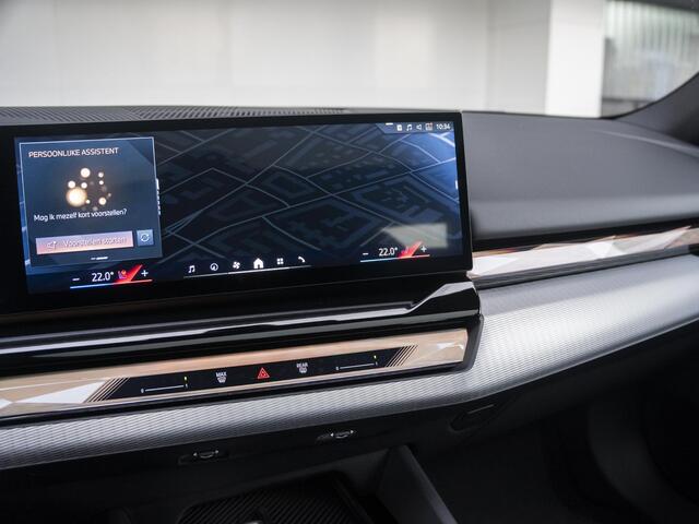 BMW i5 eDrive40 | M Sportpakket | Innovation Pack | Travel Pack | Comfort Pack - Hi Five