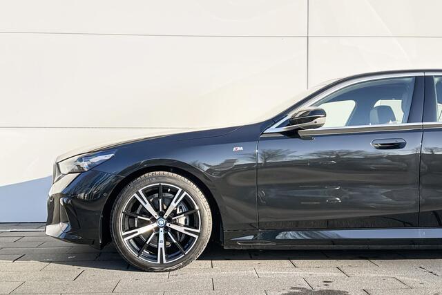 BMW i5 Sedan eDrive40 | M Sport | Glazen Panoramadak | Stoelverwarming | Harman Kardon |