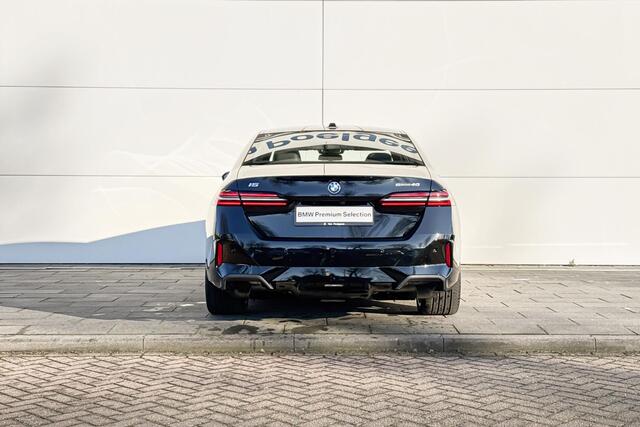 BMW i5 Sedan eDrive40 | M Sport | Glazen Panoramadak | Stoelverwarming | Harman Kardon |