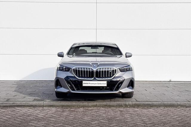 BMW i5 Sedan eDrive40 M Sport Edition