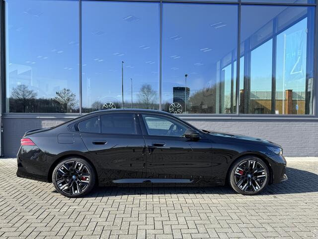 BMW i5 M60 xDrive 84 kWh M-Sportpakket | M-Pro | 20inch | Head Up | Leder | Comfortzetels | Panoramadak | Trekhaak
