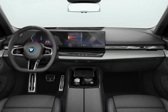 BMW i5 Touring eDrive40 M Sport Edition Innovation Pack - Beschikbaar vanaf: Juni 2025
