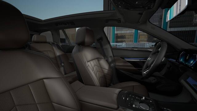 BMW i5 Touring eDrive40 M Sport / Panoramadak / Trekhaak / Adaptieve LED / Comfort Access / Stoelventilatie / Parking Assistant Plus / Stuurverwarming