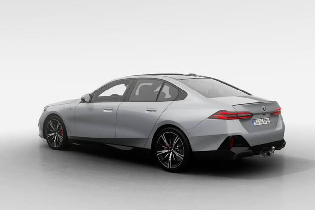 BMW i5 xDrive40 | M Sport Pro | Travel Pack | Comfort Pack | Trekhaak met elektrisch wegklapbare kogel