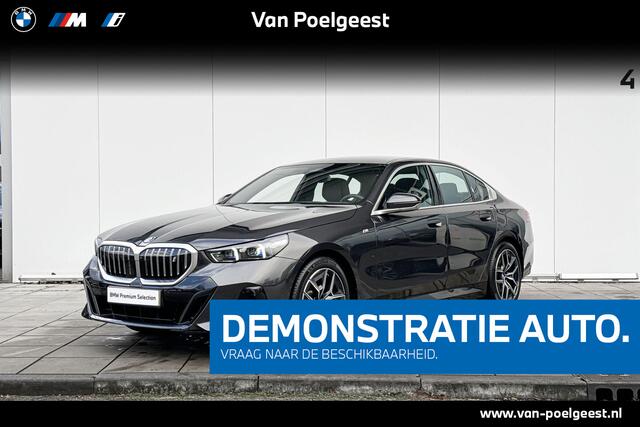 BMW i5 Sedan eDrive40 M-Sport / Panoramadak / Comfort Acces / Elektrisch verstelbare stoelen / 4 zone Airco / Trekhaak Elektrisch wegklapbaar / Driving Assistant Plus / Stoel ventilatie