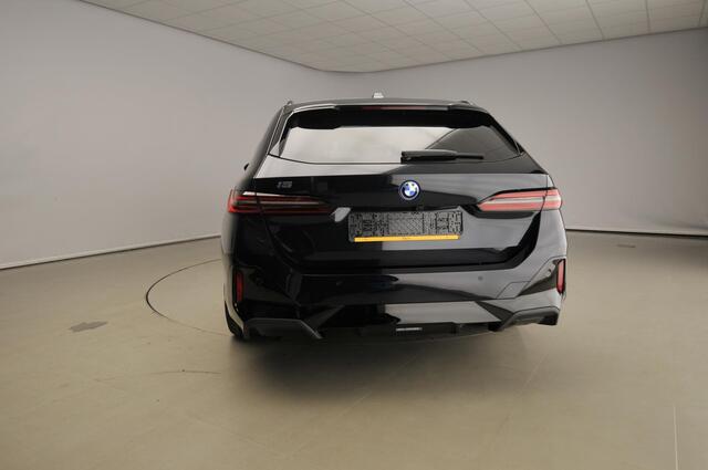 BMW i5 eDrive40 | M Sport Package | M Sport Package Pro | Equipment Package Pro | Travel Package | Comfort Package