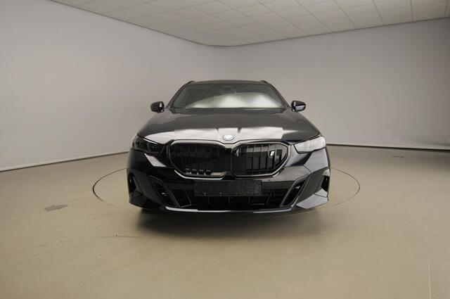 BMW i5 eDrive40 | M Sport Package | M Sport Package Pro | Equipment Package Pro | Travel Package | Comfort Package