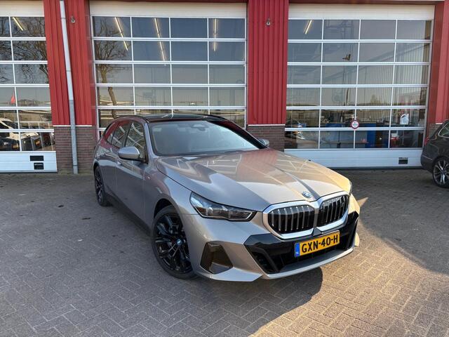 BMW i5 Touring 40 M Sport Edition Pano Laser Trekhaak Nieuwstaat
