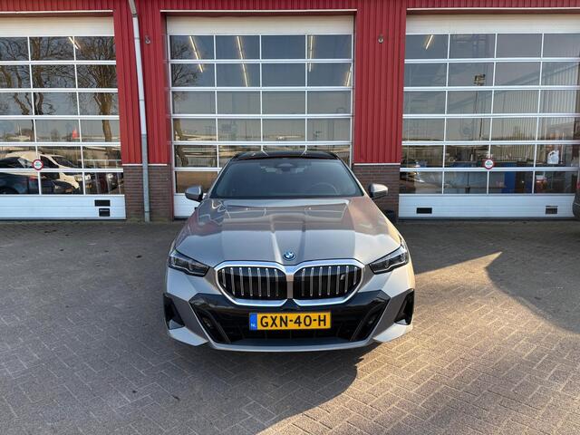 BMW i5 Touring 40 M Sport Edition Pano Laser Trekhaak Nieuwstaat