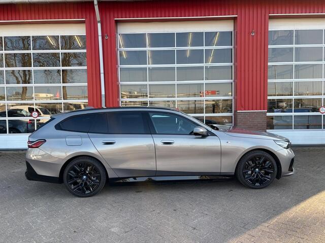 BMW i5 Touring 40 M Sport Edition Pano Laser Trekhaak Nieuwstaat