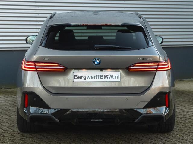 BMW i5 Touring 40 M Sport Edition Pano Laser Trekhaak Nieuwstaat