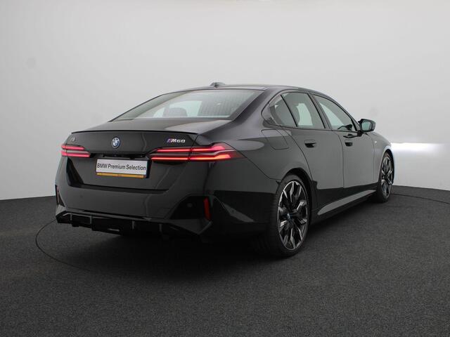BMW i5 M60 xDrive M Sportpakket Pro | Innovation Pack | Travel Pack | Comfort Pack | Stuurwielrand Verwarmd | Adaptief M Onderstel Professional | Driving Assistant Professional | Harman Kardon | 21''