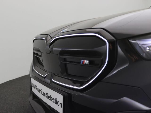 BMW i5 M60 xDrive M Sportpakket Pro | Innovation Pack | Travel Pack | Comfort Pack | Stuurwielrand Verwarmd | Adaptief M Onderstel Professional | Driving Assistant Professional | Harman Kardon | 21''