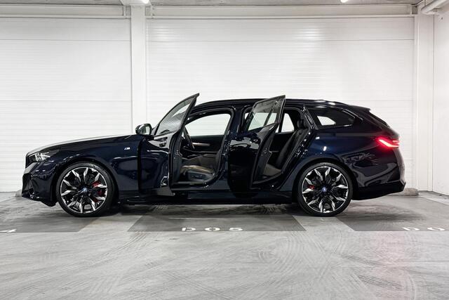 BMW i5 Touring eDrive40 | M-Sport Pro | Travel Pack | Innovation Pack | Comfort Pack | Driving Assistant Professional | Harman/Kardon | Comfort Access