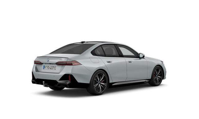 BMW i5 Sedan eDrive40 | M Sportpakket Pro | Innovation Pack | Travel Pack | Comfort Pack