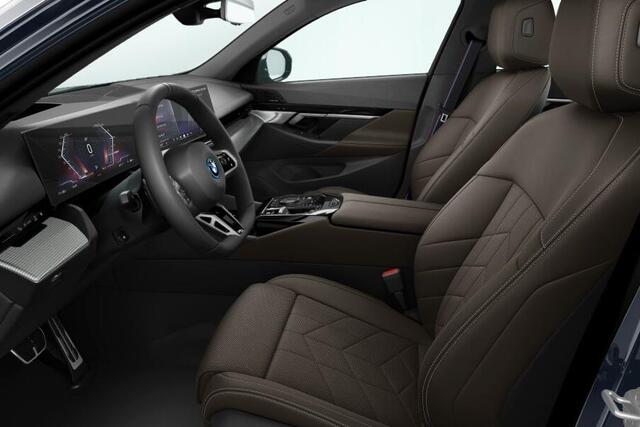 BMW i5 Touring eDrive40 M Sport Edition | M Sportpakket Pro | Comfortstoelen voor