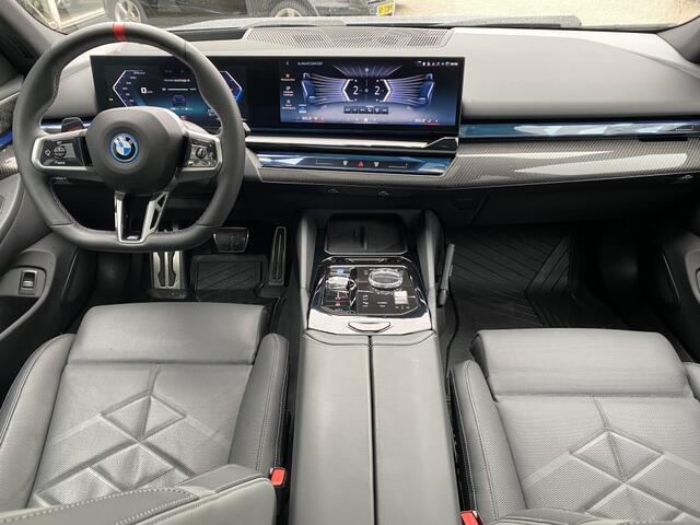 BMW i5 M60 xDrive 84 kWh