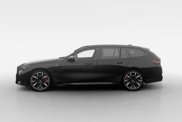 BMW i5 Touring eDrive40 M Sport Edition | M Sport Pro | Innovation Pack | Travel Pack | Comfort Pack