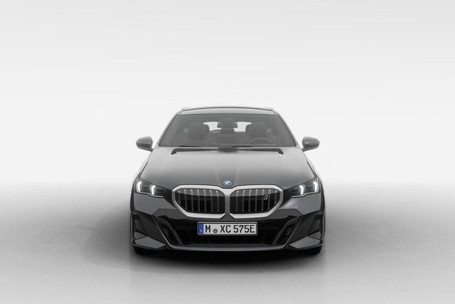 BMW i5 Touring eDrive40 M Sport Edition | Driving Assistant Plus
