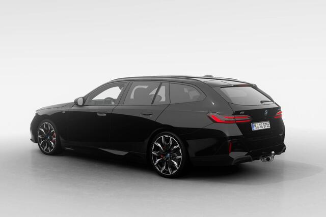 BMW i5 Touring eDrive40 M Sport Edition | M Sport Pro | Innovation Pack | Travel Pack | Comfort Pack