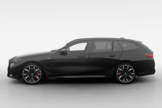 BMW i5 Touring eDrive40 M Sport Edition | M Sport Pro | Innovation Pack | Travel Pack | Comfort Pack