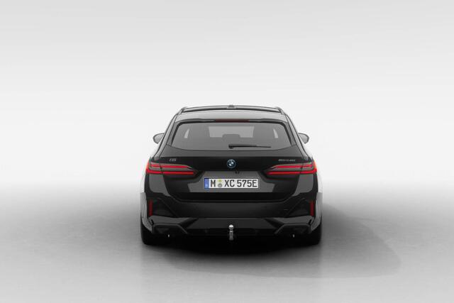 BMW i5 Touring eDrive40 M Sport Edition | M Sport Pro | Innovation Pack | Travel Pack | Comfort Pack
