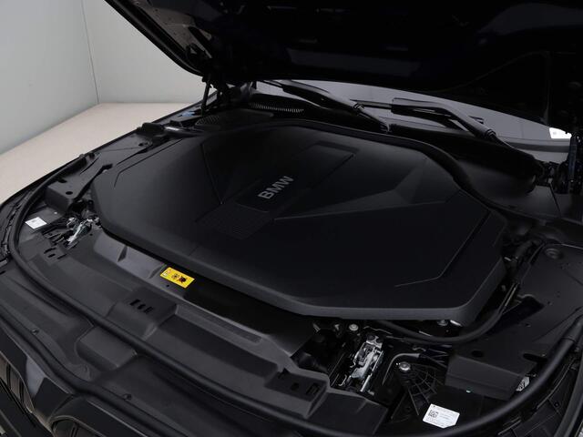 BMW i5 Touring eDrive40 M-Sportpakket | M-Pakket Pro | Panoramadak | Trekhaak | Comfortzetels