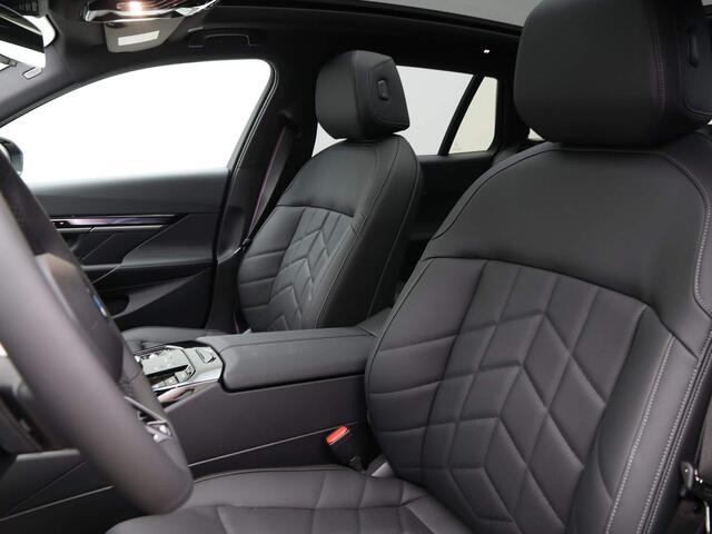 BMW i5 Touring eDrive40 M-Sportpakket | M-Pakket Pro | Panoramadak | Trekhaak | Comfortzetels