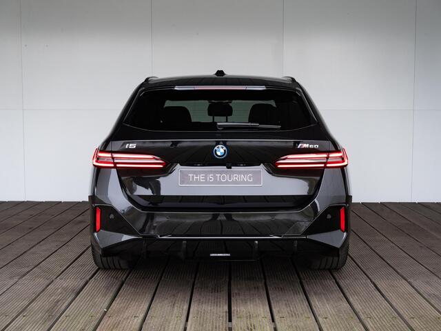 BMW i5 Touring M60 xDrive 84 kWh | M Sportpakket Pro | Innovation Pack | Comfort Pack