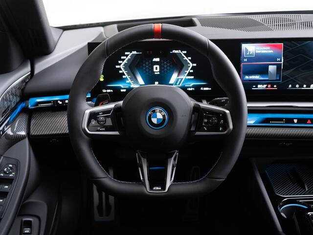 BMW i5 Touring M60 xDrive 84 kWh | M Sportpakket Pro | Innovation Pack | Comfort Pack