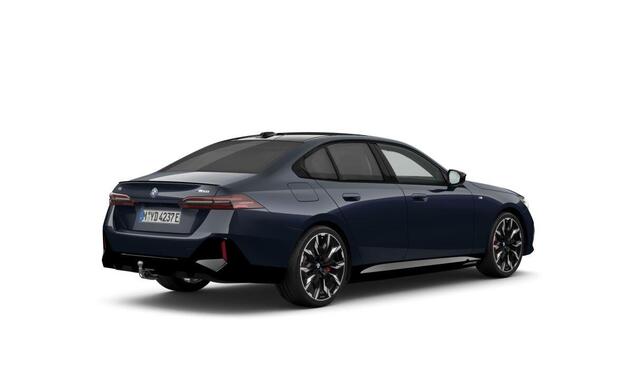 BMW i5 M60 xDrive 84 kWh | < Sportpakket Pro | Equipment Pack Pro | Travel Pack
