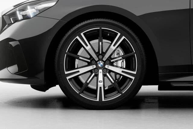 BMW i5 Sedan eDrive40 M Sport Edition | Innovation Pack | Travel Pack | Comfort Pack