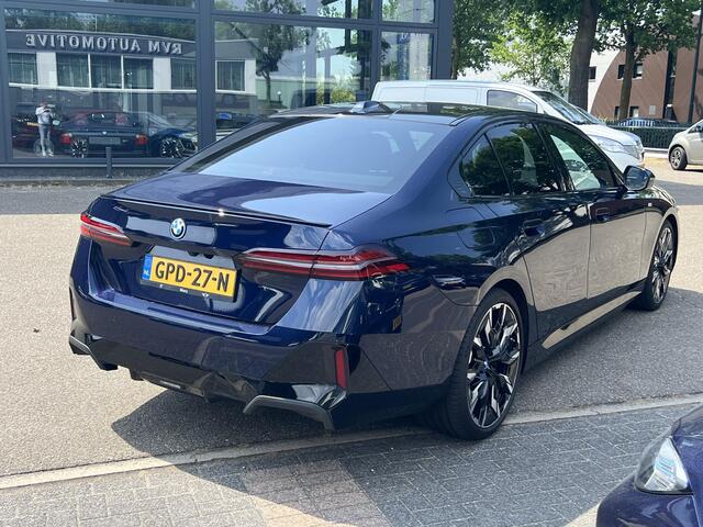 BMW i5 eDrive40 84 kWh ORIG. NL. NAP KM. | MEGA VOL | M-SPORTPAKKET | PANO | HARMAN&KARDON