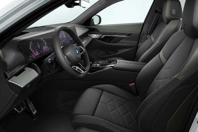 BMW i5 Sedan eDrive40 M Sport Edition | M Sport Pro | Innovation Pack | Travel Pack | Comfort Pack | Trekhaak