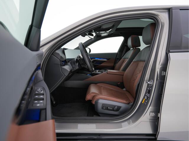 BMW i5 eDrive 40 M-Sport 84 kWh [ 3-Fase ] { SOH-96% } (INCL-BTW) *PANO | HEAD-UP | TWO-TONE-LUXURY-LEATHER | FULL-LED | BLIND-SPOT | HARMAN-KARDON-SURROUND | COMFORTSEATS | WIDESCREEN-DIGICOCKPIT | AMBIENT-LIGHT | KEYLESS | TOPVIEW | DAB | ...